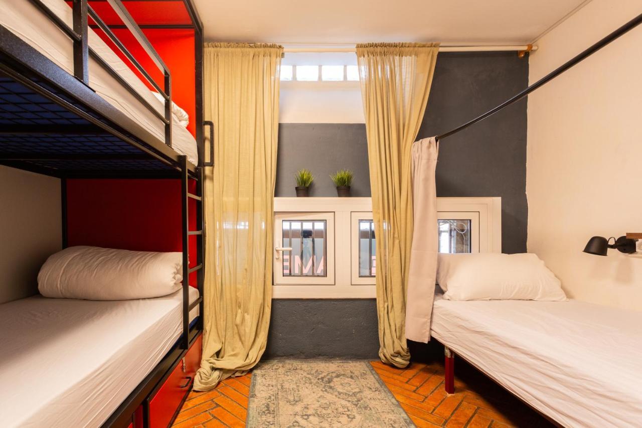 Mambo Tango Hostel Βαρκελώνη Εξωτερικό φωτογραφία